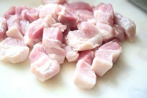 养生食补小野笋香菇焖肉的做法