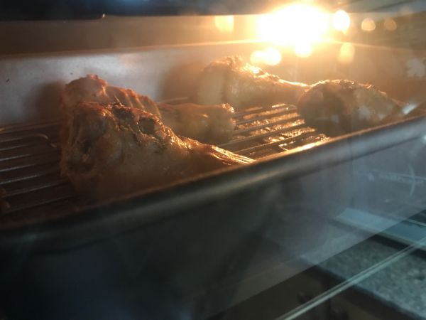 圣诞节餐桌必备 香草烤鸡腿
