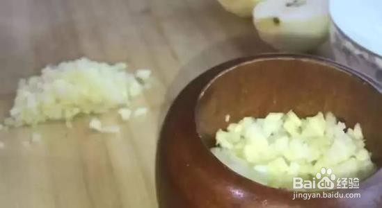 如何自制止咳清肺的秋梨膏?