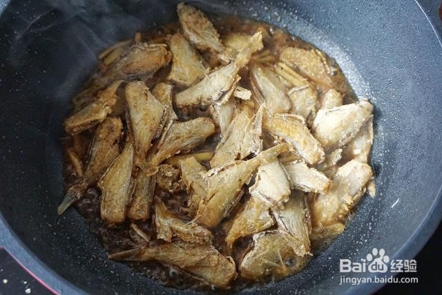 家庭自制煎焖剥皮鱼