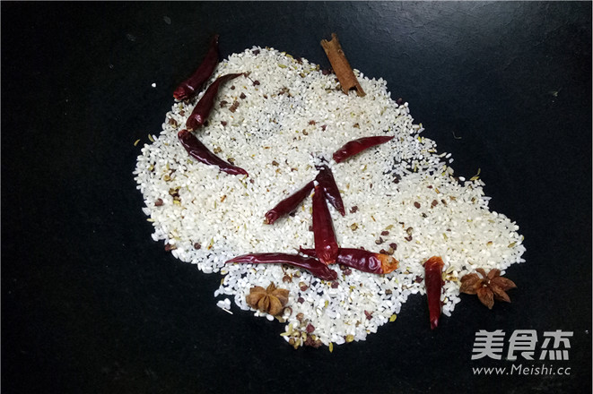 自制香辣蒸肉米粉