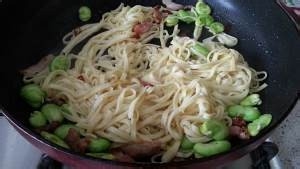 食补佳品蚕豆培根意大利面的做法