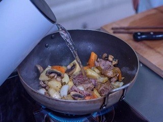 焖烧杯咖喱牛腩怎么做?