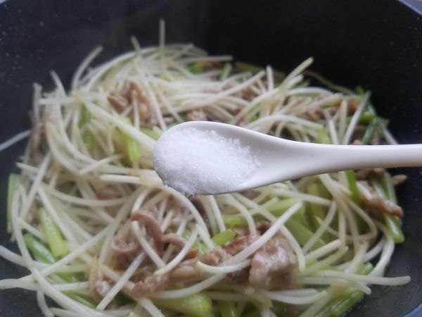 芹菜豆芽炒肉丝