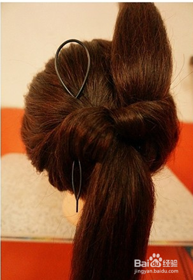 教你三分钟打造优雅盘发