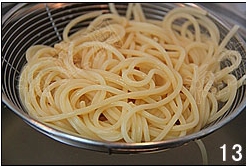 蒜香番茄鳀鱼面