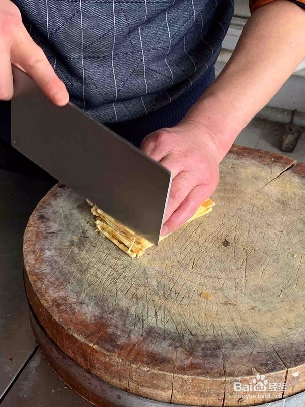 韭菜炒蛋皮的做法