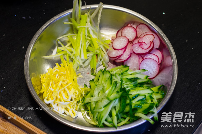 家里的北京炸酱面