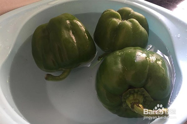 青椒炒鱿鱼的家常做法