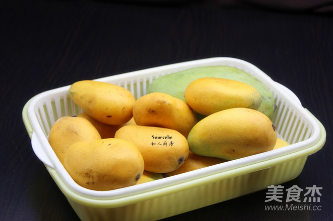 椰香芒果露的做法