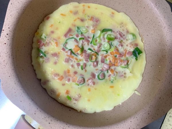 培根香葱牛奶鸡蛋饼