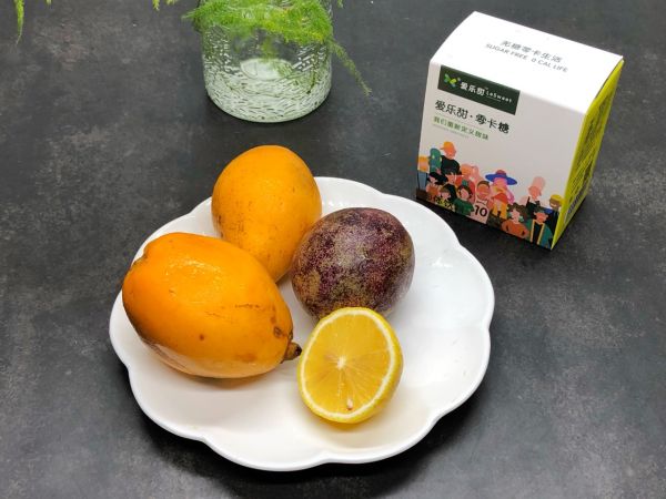 枇杷百香果汁饮品