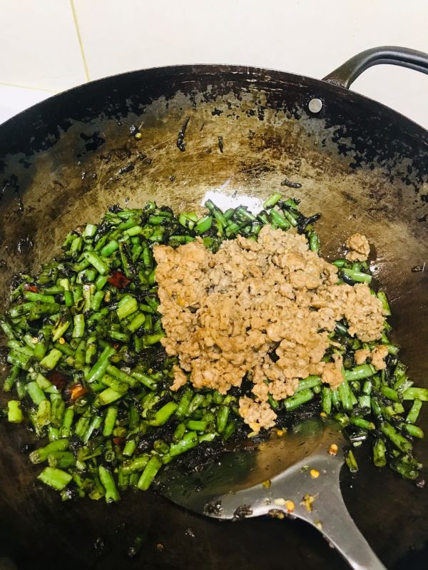 榄菜肉末四季豆