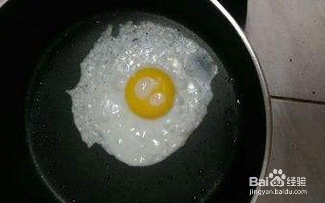 炒菜溅油怎么办?