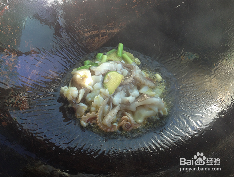 溜炒章鱼段的做法