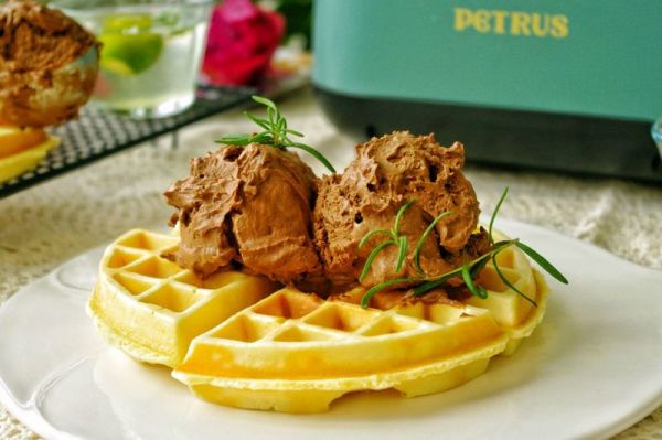 超浓郁巧克力冰激凌