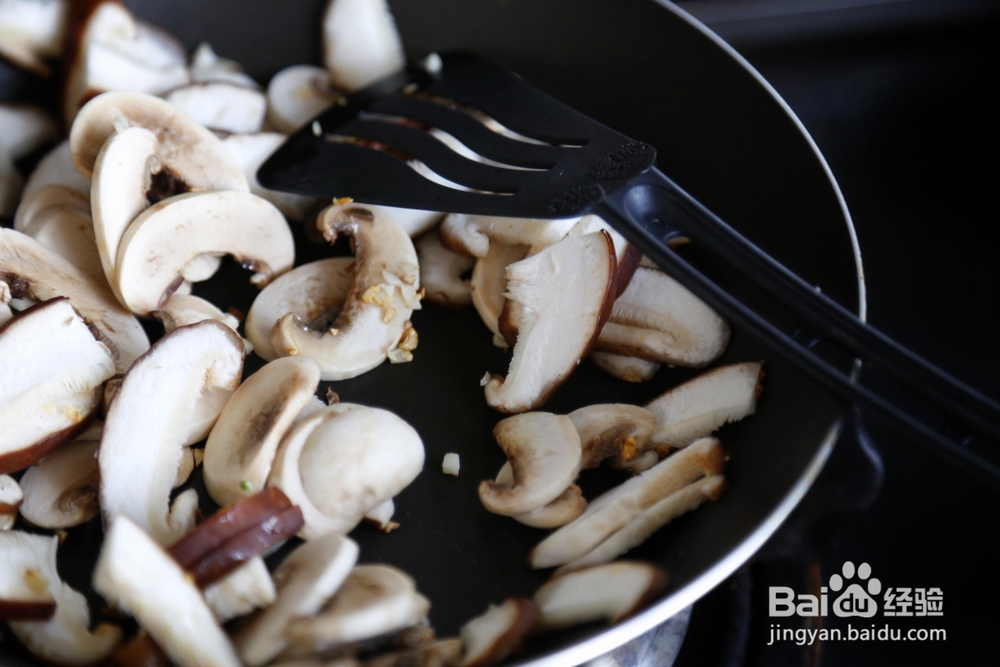 营养美味的炒蘑菇