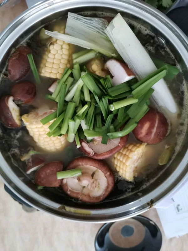 老坛酸菜鱼火锅