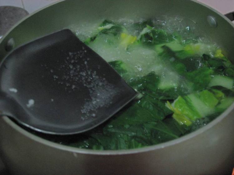 油腻腻的东西吃多了，来尝尝清淡的青菜冬笋汤！