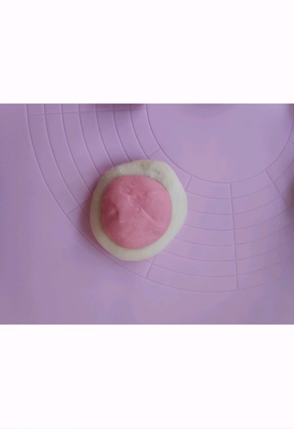 粉嫩嫩红丝绒小餐包