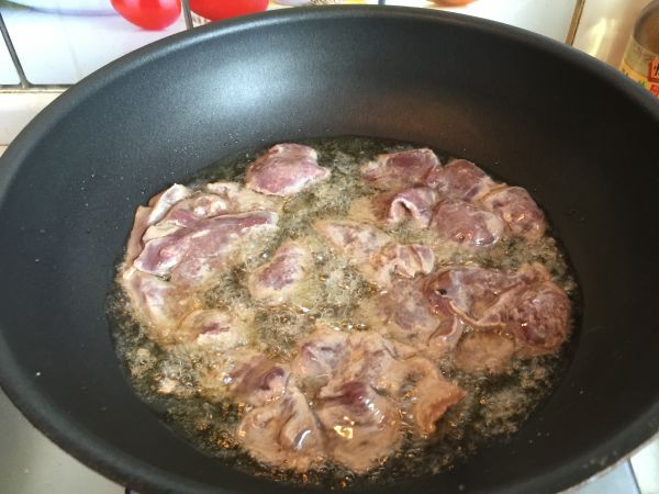 酱爆猪肝盖浇饭