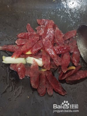 如何做出好吃的腊肠炒四季豆