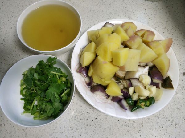 回锅茄子炒土豆
