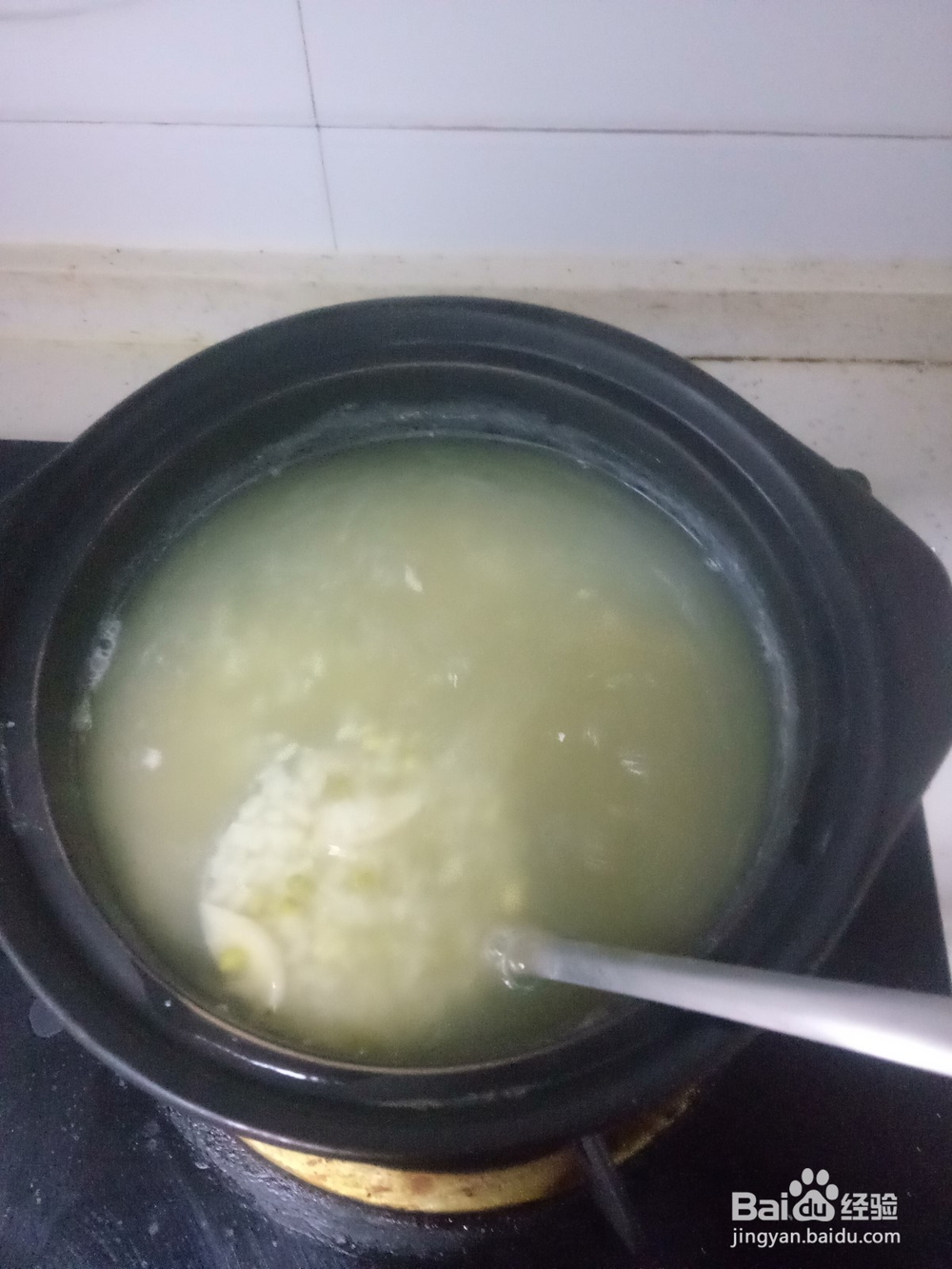 砂锅绿豆百合粥