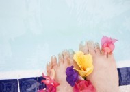 游泳后耳朵进水耳内响怎么办