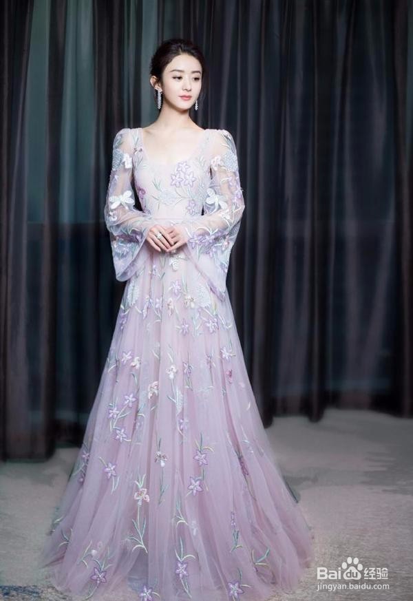 赵丽颖穿搭写真出炉！粉紫连衣裙薄纱美若天仙