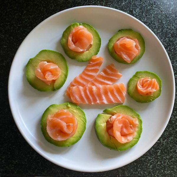 牛油果三文鱼刺身