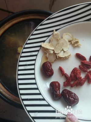 香菇炖鸡汤的做法