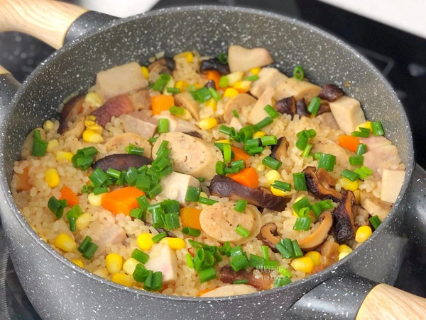 缤纷香芋煲仔饭