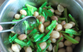 好吃的花生拌芹菜