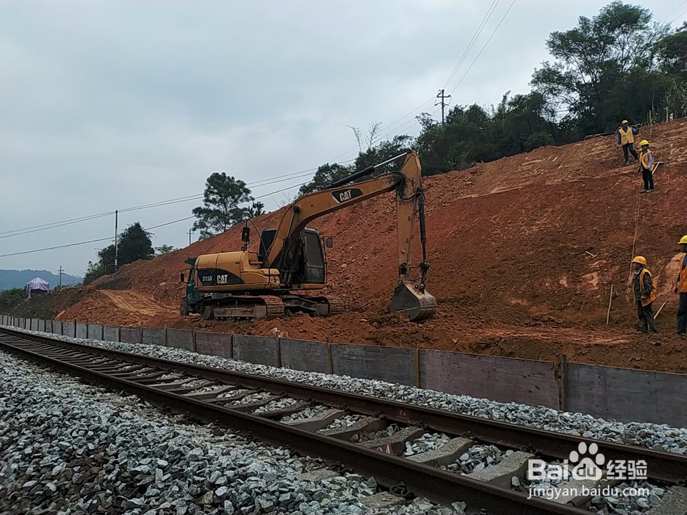 使用挖掘机施工应该注意的事项有哪些？