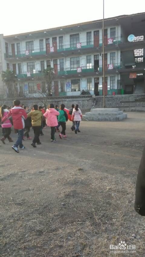 怎样做一个光荣的人民教师