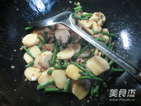 肉末带豆炒年糕