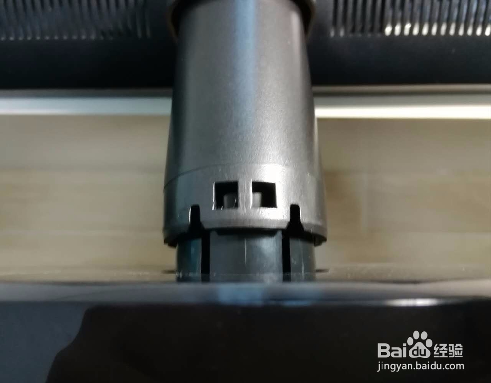 联想LI2041wA显示器支架拆卸方法