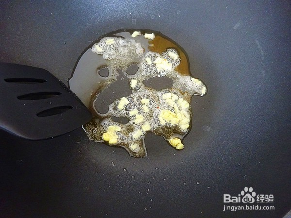 如何做美味的木耳炒白菜