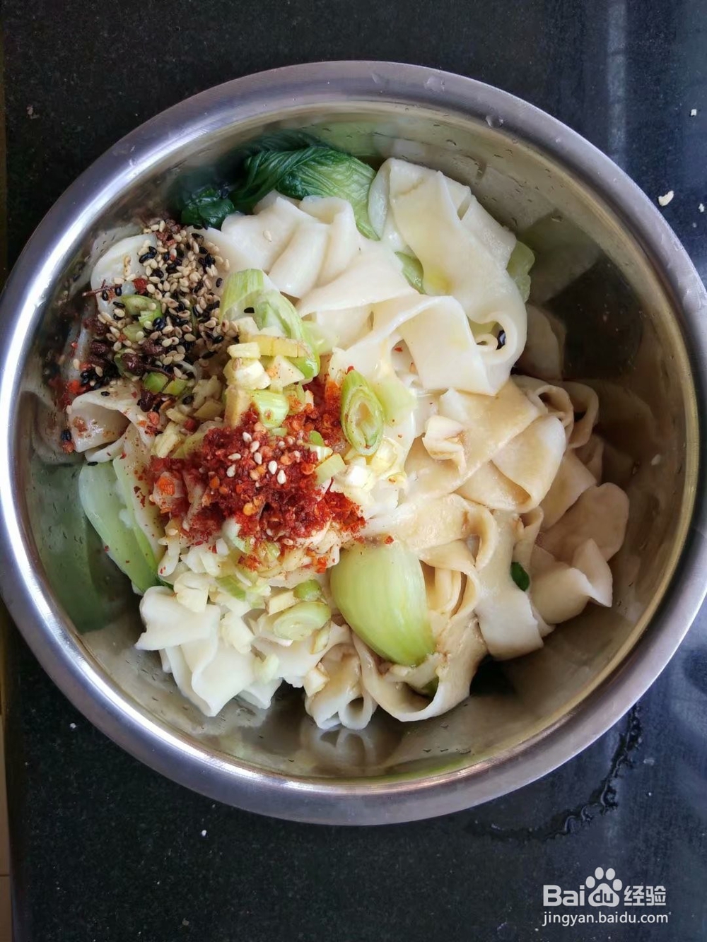 如何制作美味的油泼面