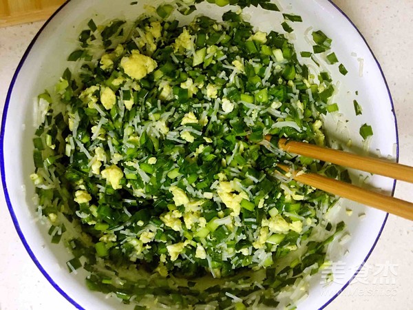 韭菜鸡蛋粉丝菜盒子