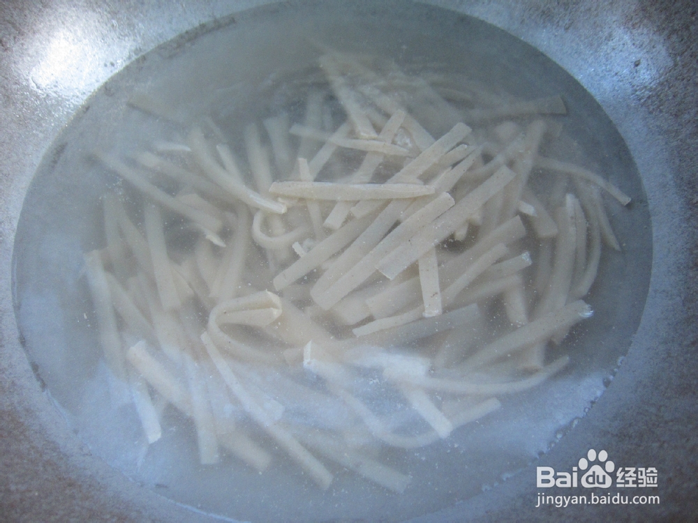 家庭版快手菜•魔芋丝炒青椒的快捷方法