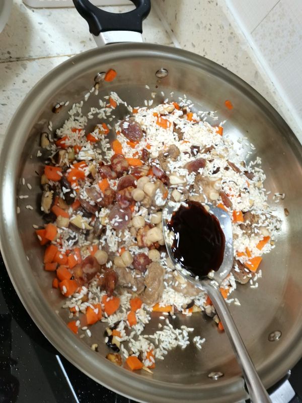 鲜香排骨糯米饭