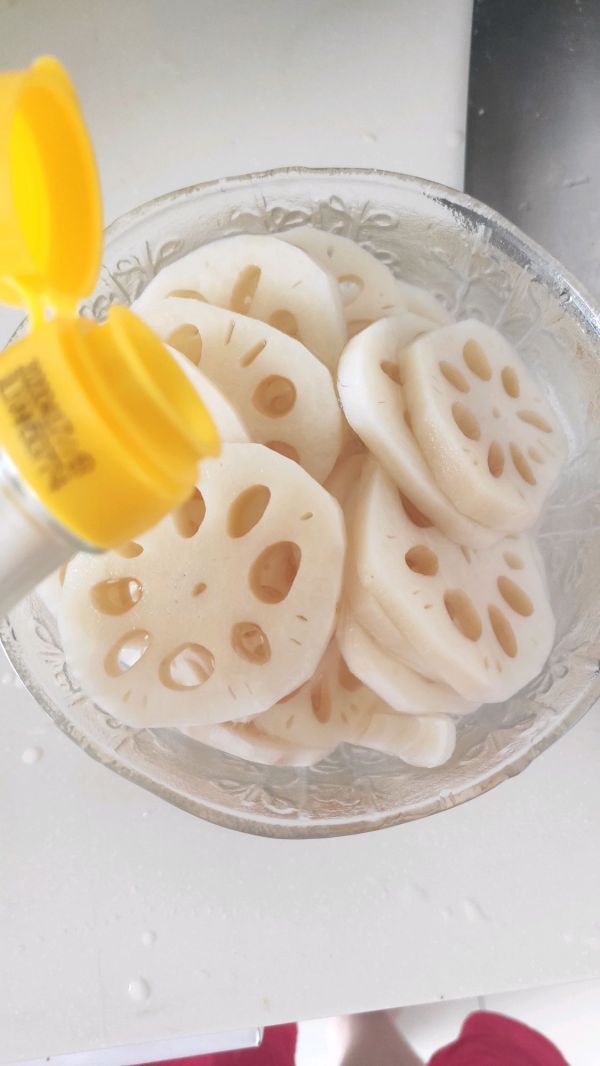 凉拌麻辣红油藕片