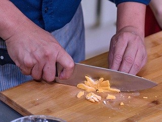 蟹黄豆腐煲怎么做？