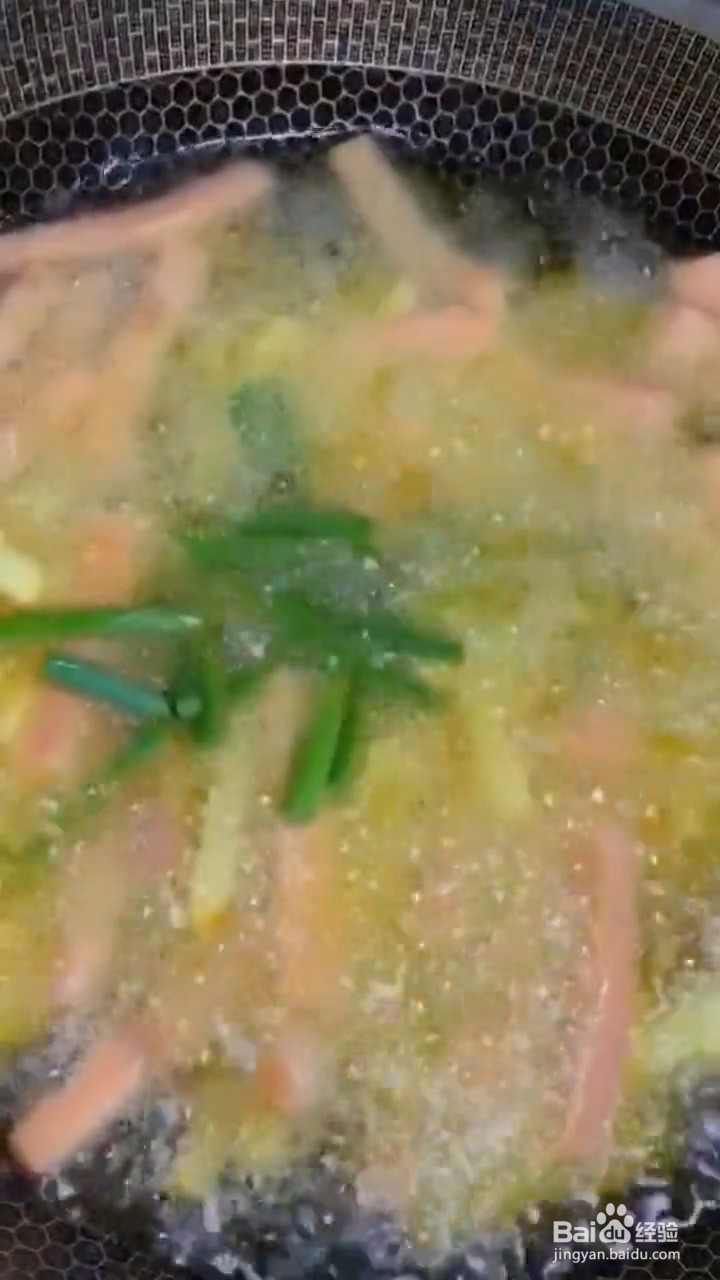 怎样制作土豆蒜苔炒火腿