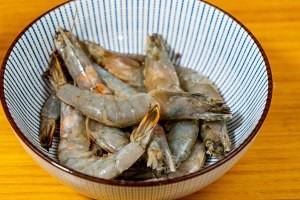 可乐鲜虾的制作