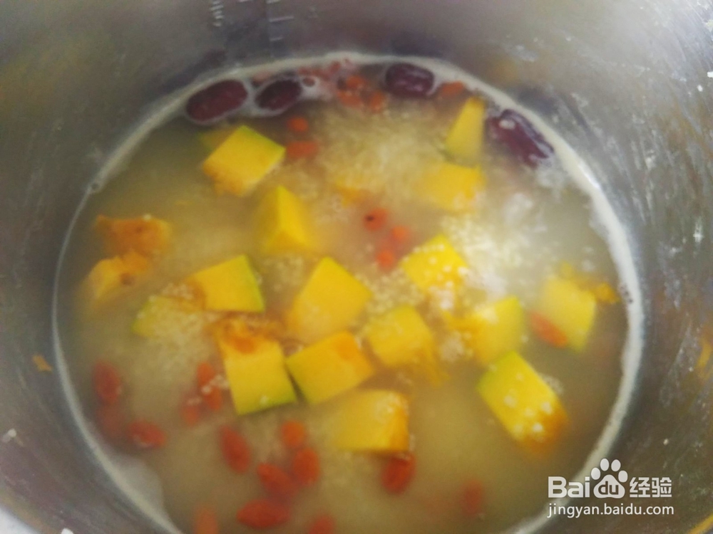 清淡健康美食，南瓜小米粥的做法