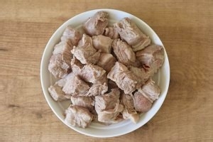 怎么做黄焖牛腩