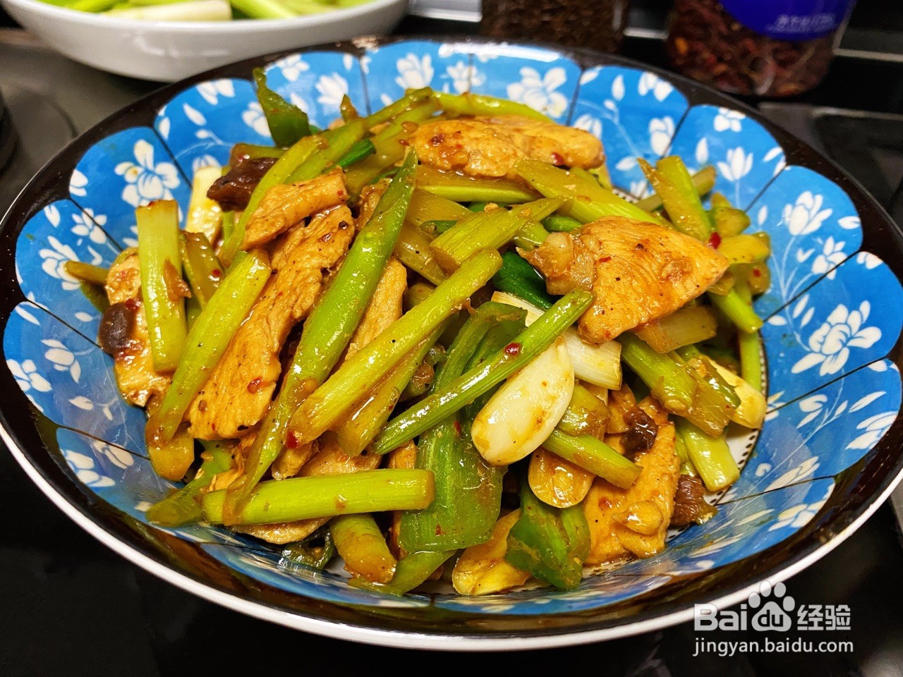 芦笋炒鸡肉的做法